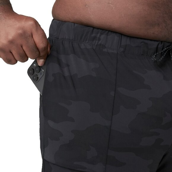 NWOT Men's Fabletics 2X Short BLACK TACTICAL CAMO The One Jogger - Picture 3 of 7